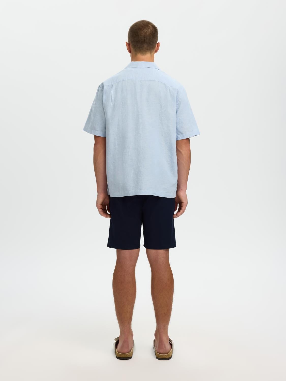 model_shot-back